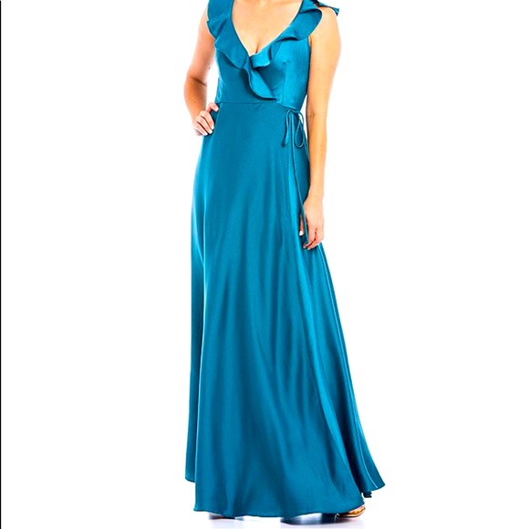 Gown dress - Picture 1 of 2